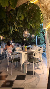 Mediterranean Restaurant, Wood Oven-local Cuisine,Oven Pub — fotografia 3