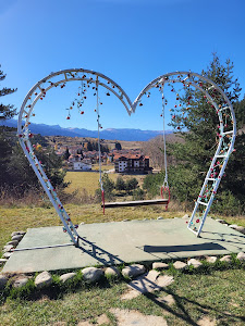 Madjare's Hug - Swing with a View