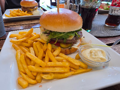 Kistehén Burger Étterem — fotografia 4