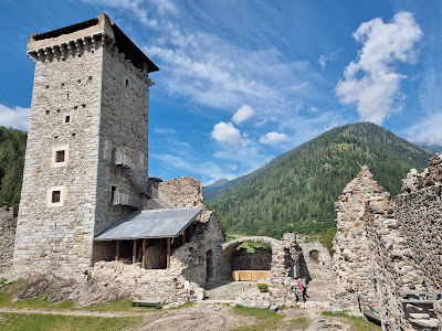 Castel San Michele o Castello di Ossana — fotografia 4