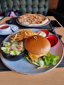 City Bar & Josper Grill — fotografia 4
