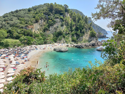 Παραλία Πίσω Κρυονέρι — fotografia 3