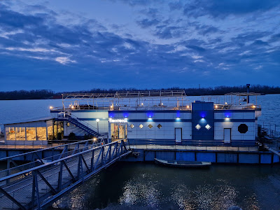 Restaurant "Pontoon" — fotografia 4
