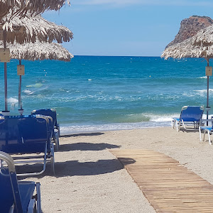 Agia Marina Beach — fotografia 3