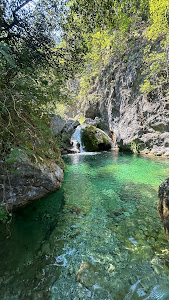 Red Rock Waterfall — fotografia 3