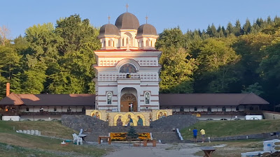 Mănăstirea „Acoperământul Maicii Domnului” - Florești — fotografia 3