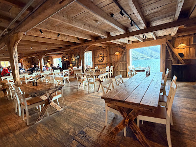 Karoline Restaurant