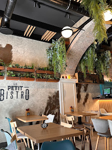 Le Petit Bistro Brasov — fotografia 3