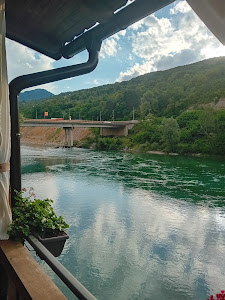 Рибарски ресторан Фоча / Fish Restaurant Foča — fotografia 4