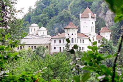 Mănăstirea Ortodoxă Tismana — fotografia 3