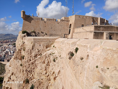 Castelul Santa Barbara