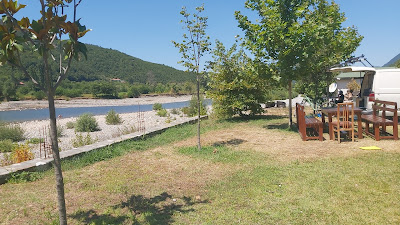 Skuraj bar restorant camping
