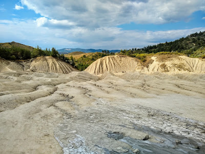 Vulcanii Noroioși Pâclele Mari