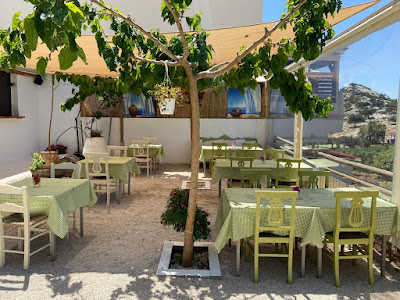 I Taverna tis Ntinas