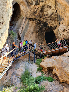 Acceso A Cueva De La Serreta