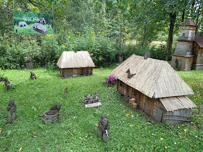 Forest zoo in Liszna