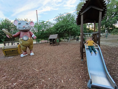 Merenderos y parque Ratón Pérez