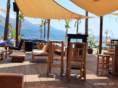 Carpe Diem Beach Bar & Restaurant