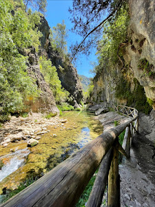 Borosa river walkways