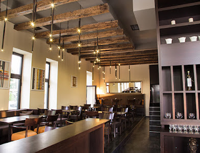 "MONUMENTAL" Kafe/Restoran