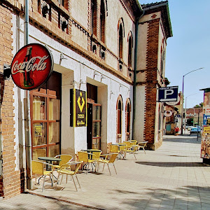 Noon Baghi Cafe & Restaurant
