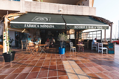 Restaurante Fábrica Nómada / Bistrot y Bar de Vino en Almerimar
