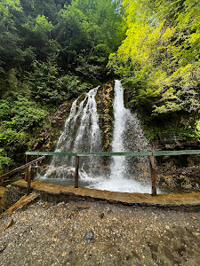 Cascada Urlătoarea (Bușteni)