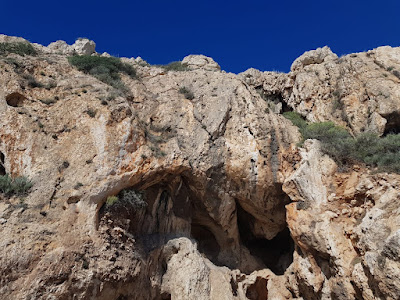 Yacimientos Arqueológicos de la Araña