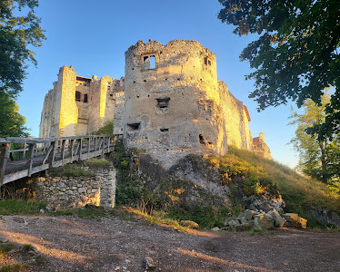 Uhrovec castle