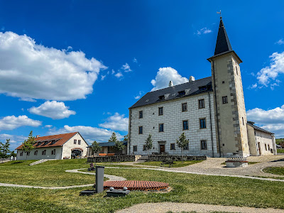 Muzeum autíček - Zámek Příseka