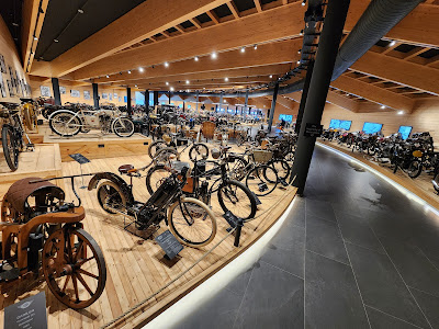 TOP Mountain Motorcycle Museum Crosspoint