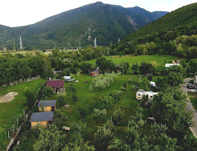 Retezat Retreat Camping