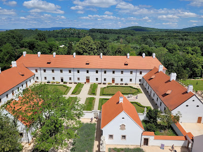 Majki Kamalduli Remeteség és Esterházy-kastély