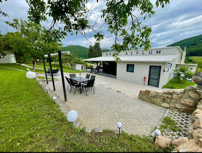 MOTO ASYLUM - CAMPING & BAR