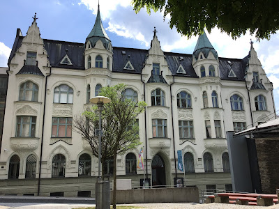 Glass And Jewelry Museum