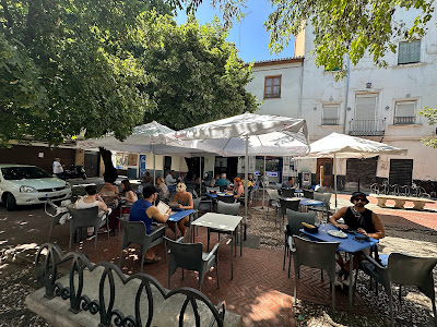 RESTAURANTE LOS NAZARÍES PLAZA LARGA